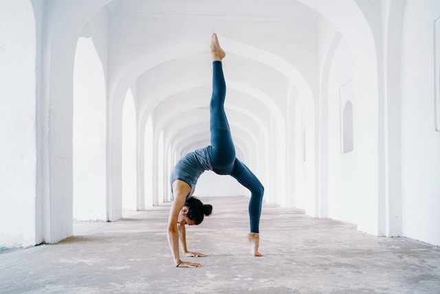 Mengenal Jenis-Jenis Yoga dan Manfaatnya - Yoga Membuat Tubuh Fleksibel