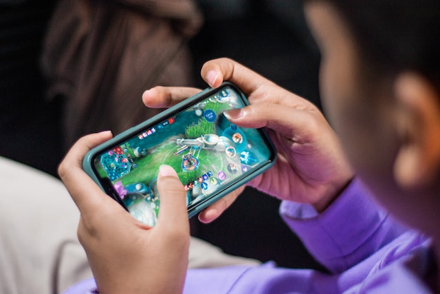 Mengapa Kita Susah Fokus? - Bermain Game